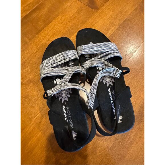 Woman’s Skechers memory foam sandals size 7 - Picture 2 of 5